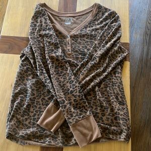Long sleeve cheetah print shirt. Time and Tru.